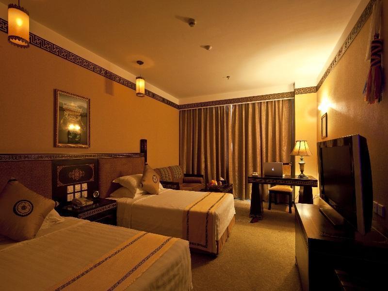 Brahmaputra Grand Hotel Лхаса Екстериор снимка
