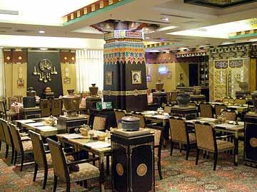 Brahmaputra Grand Hotel Лхаса Екстериор снимка