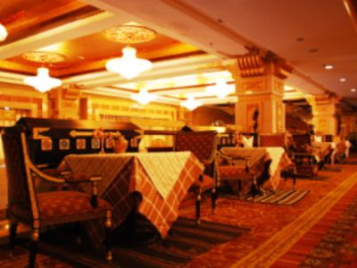 Brahmaputra Grand Hotel Лхаса Екстериор снимка